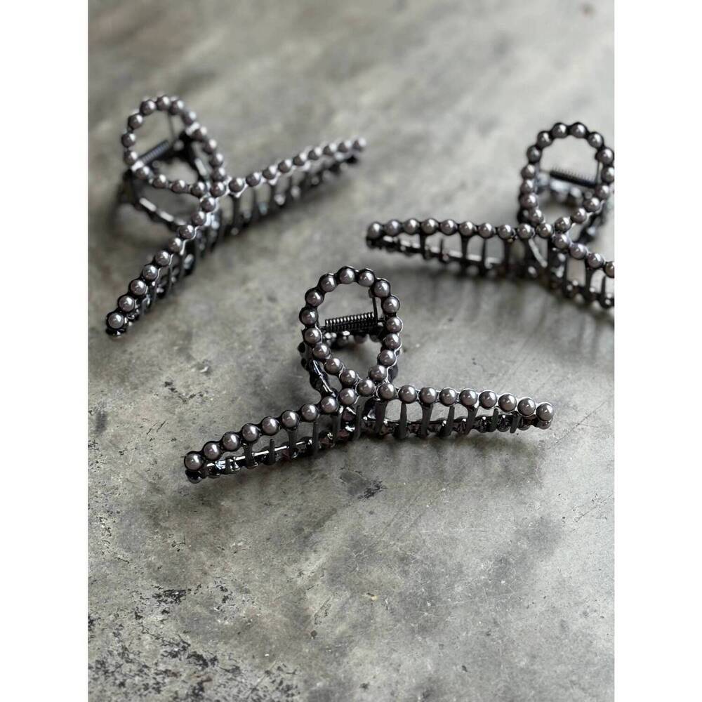 NEW WILD JUNKIE women's western faux pearl hair claw clip in silver